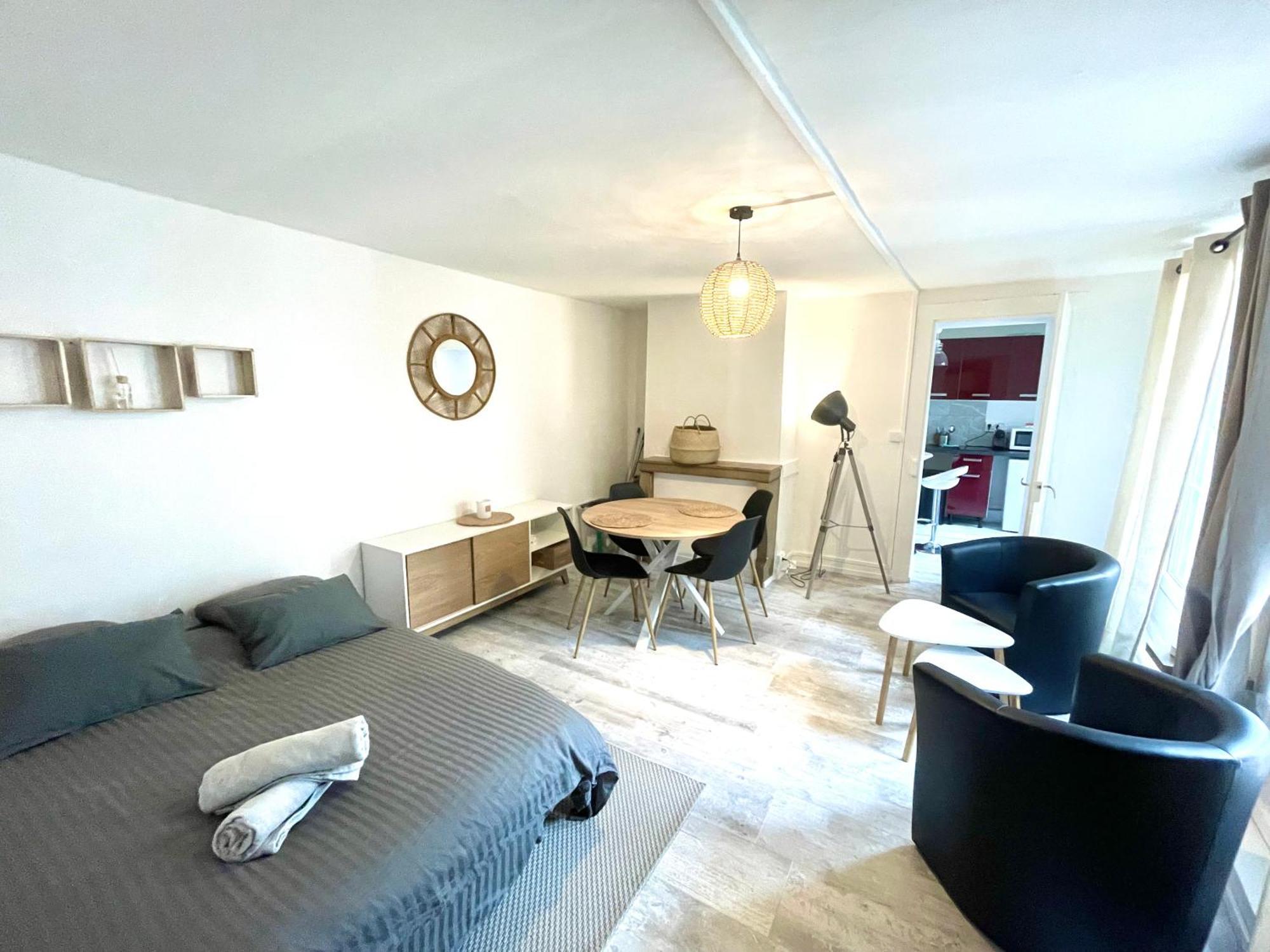 Le Victor Hugo Apartment Besancon Bagian luar foto